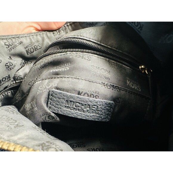 Michael Kors Black Pebbled Leather Hobo Shoulder Bag Crossbody Gold Hard emblem - Picture 7 of 7